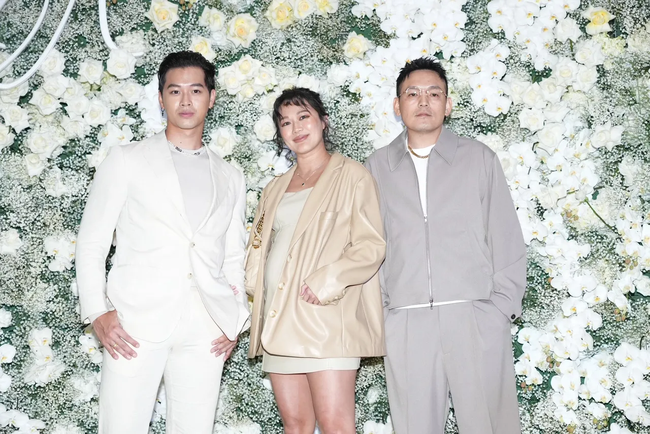 高尔宣（左起）、芮德和春风出席邱泽、许玮宁婚宴。彭欣伟摄