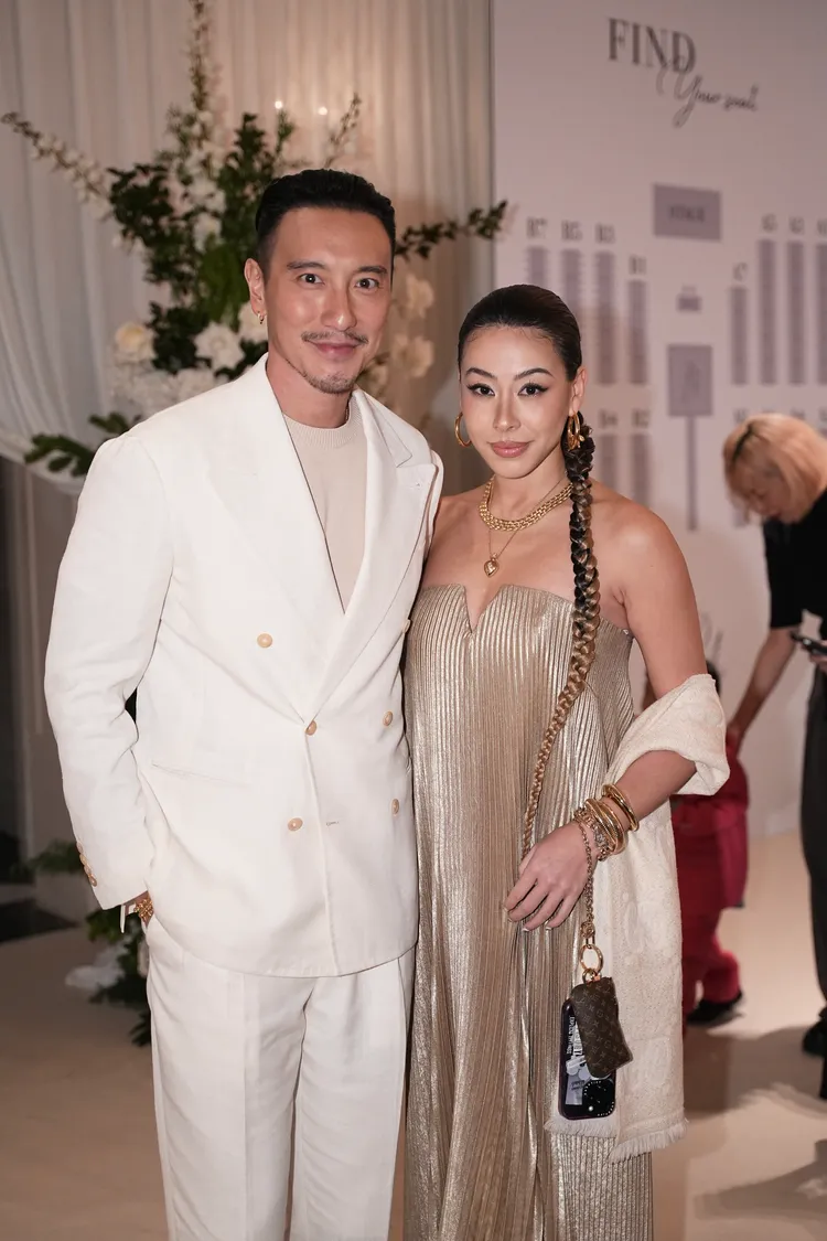 王陽明（左）和蔡詩芸出席邱澤、許瑋甯婚宴。彭欣偉攝