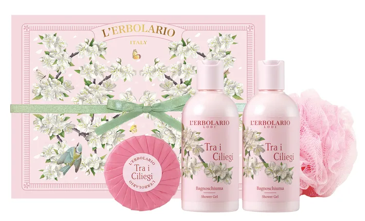 蕾莉歐「櫻花樹甜蜜禮盒」，1380元。品牌提供