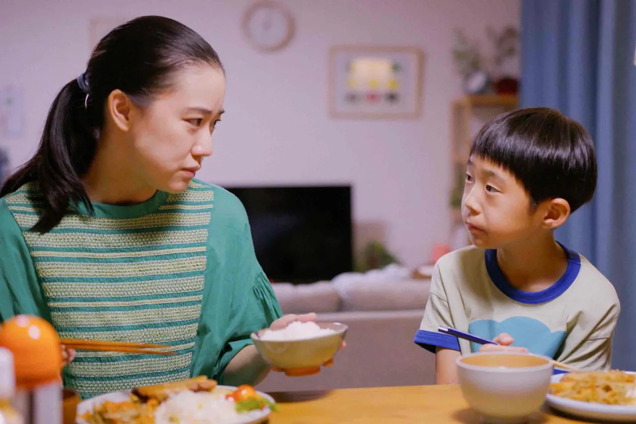 嶋田铁太（右）戏外向苍井优请教哭戏的秘诀。天马行空提供