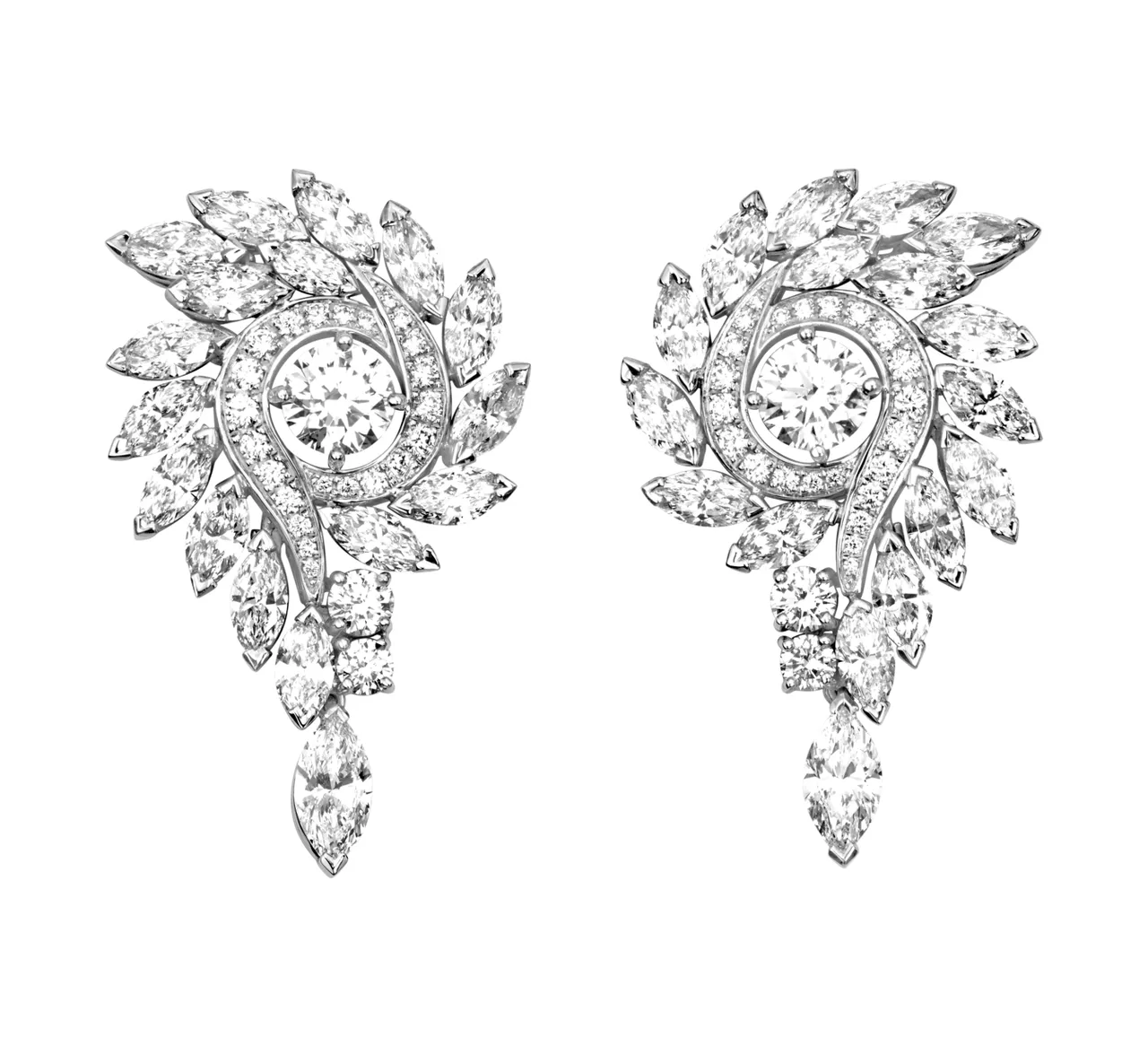 PIAGET頂級珠寶系列18K白金鑽石耳環。品牌提供