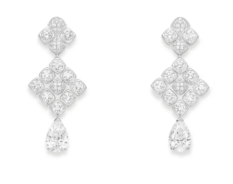 Solstice頂級珠寶系列18K白金鑽石耳環。品牌提供