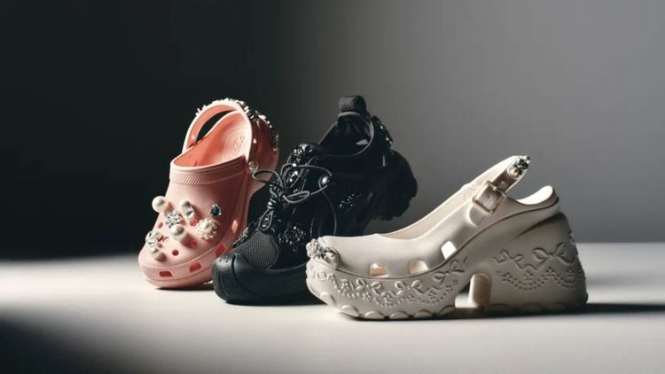怪美時尚再進化！Simone Rocha、Crocs推高跟瑪莉珍浪漫爆棚