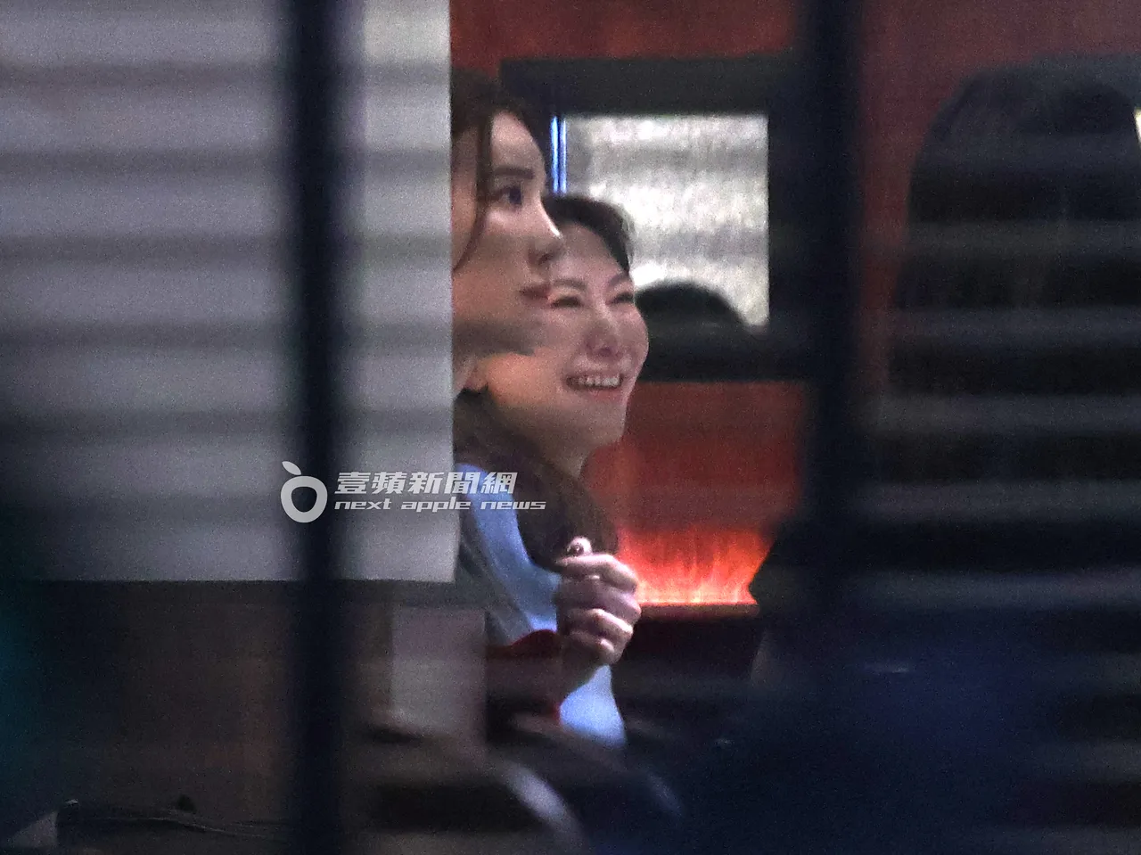 佩甄（右）笑得灿烂。特勤中心摄