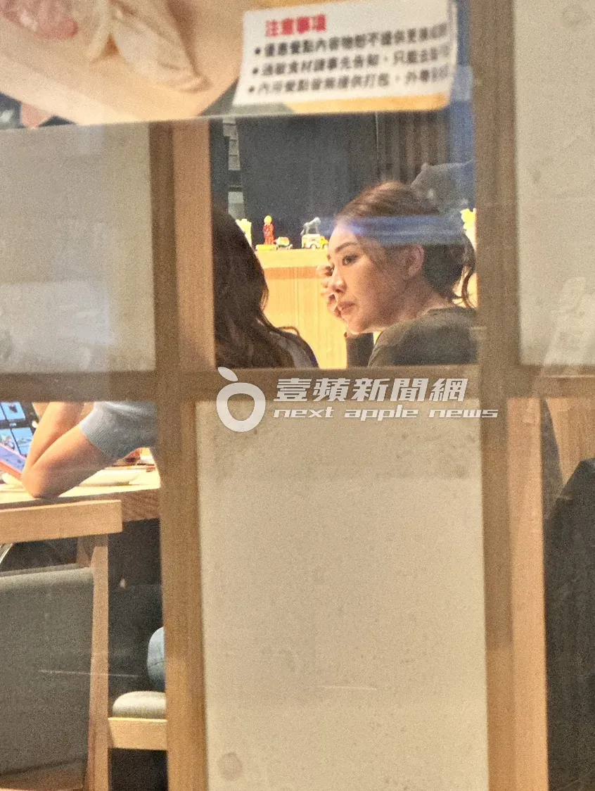 小祯到「美登利寿司」祭五脏庙。特勤中心摄