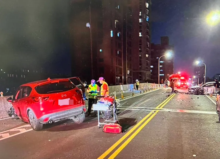 車禍現場。平鎮警分局提供