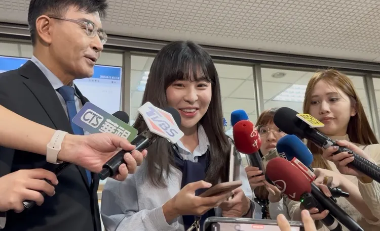 「仙塔律师」李宜諪涉嫌当「诈团军师」遭起诉，今日出庭翻供不认罪。谢亚庭摄