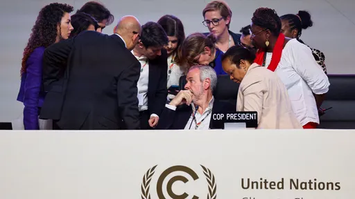 COP30气候峰会达协议　未纳化石燃料淘汰路线图