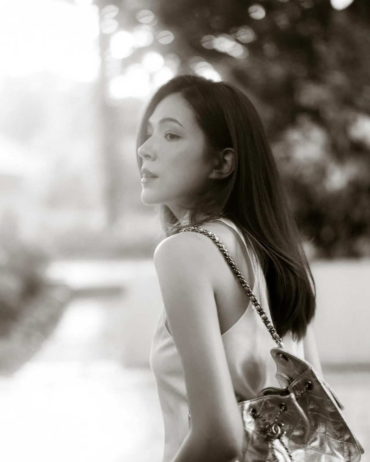 许玮宁现身新加玻，准备欣赏香奈儿2025/26 CRUISE度假系列大秀。品牌提供