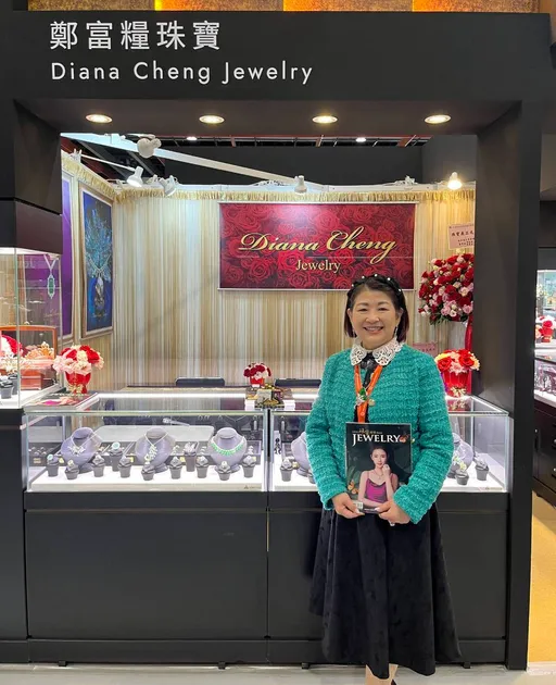 郑富粮设计珠宝 世贸举办「天然美学美丽飨宴」珠宝展