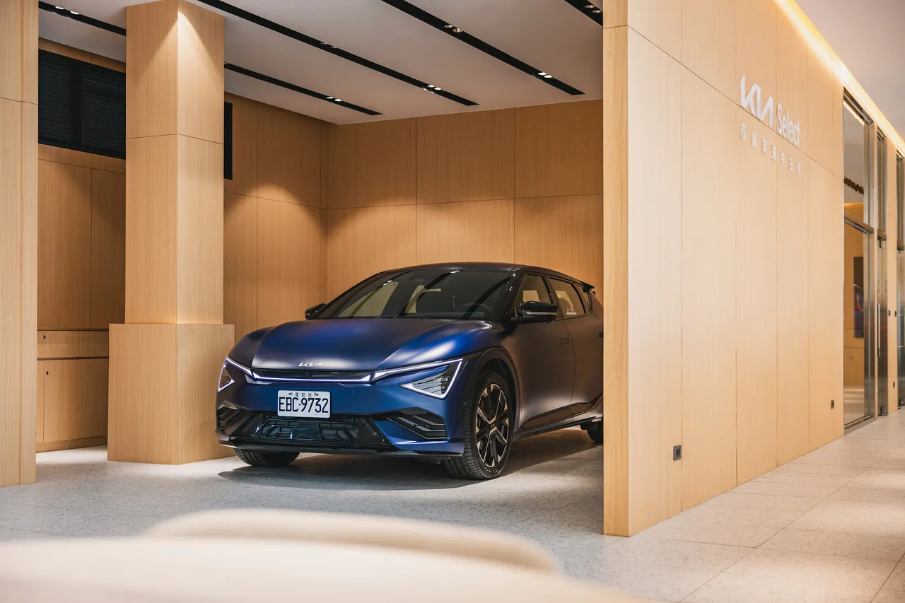 Kia Select原廠精選中古車超過百項檢驗程序，嚴格杜絕事故車與泡水車，全程由專業技師把關。業者提供