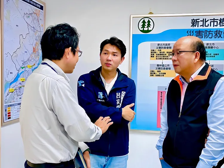 颱風來襲，呂家愷關心市府是否有專用APP供里長即時通報，侯友宜答詢稱，只要里長申請密碼即可使用相關系統。服務處提供