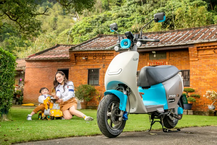 PGO Ur2 plus绿牌轻型智慧电车推购车优惠，原厂万元购车金再加24期0利率分期专案，标榜最低只要15,980元起就能骑回家。业者提供