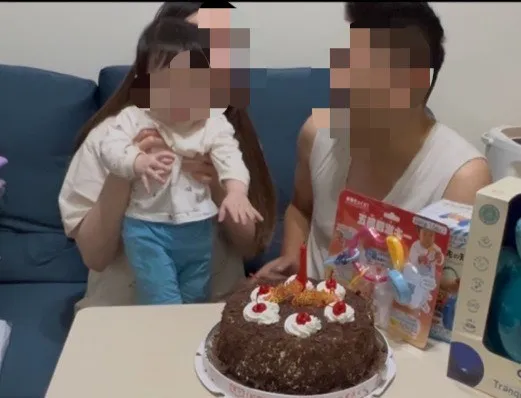 一家人11月初才開心幫白白胖胖的小寶貝過1歲生日，如今被社福機構安置後卻滿身傷，社工還說謊幫忙隱瞞，讓父母無法諒解。投訴人提供