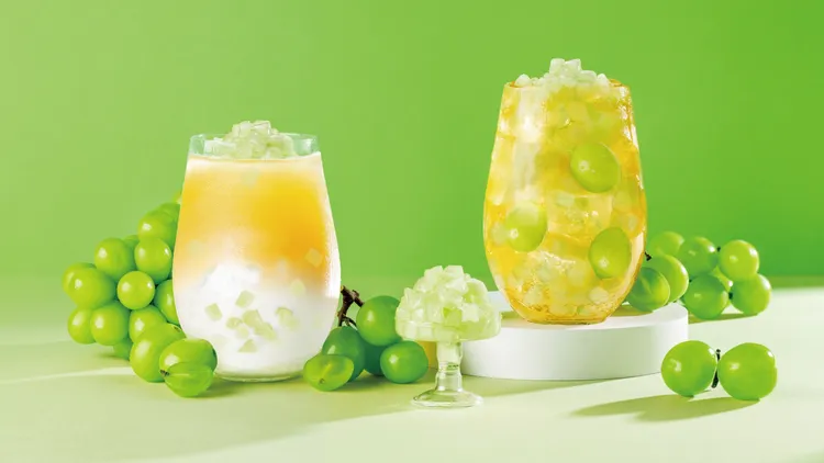 连锁手摇饮品牌日出茶太即日起至11/21，祭出带有麝香葡萄香气高山乌龙茶底，及喝得到独家麝香葡萄Q角的麝香葡萄果茶及麝香葡萄轻乳茶买一送一。六角国际提供