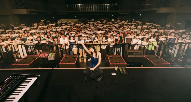 白安感謝粉絲選擇她。相信音樂提供