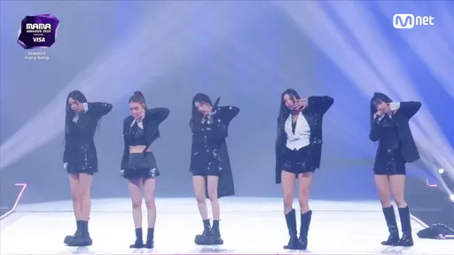 MAMA｜歌名「燃烧」让人联想香港大火！ROSÉ师妹MEOVV改歌词致意