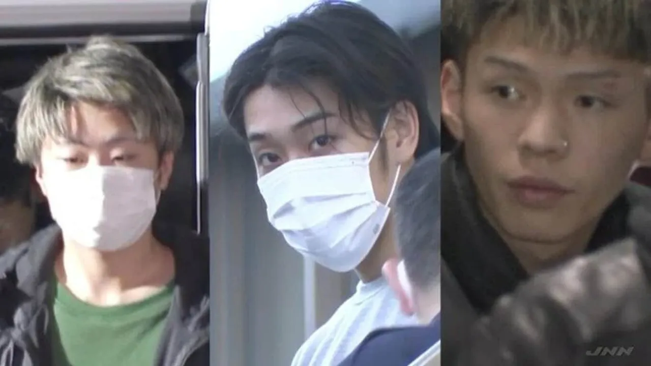 被捕5嫌当中3人，中间为宫下佳树。翻摄自TBS