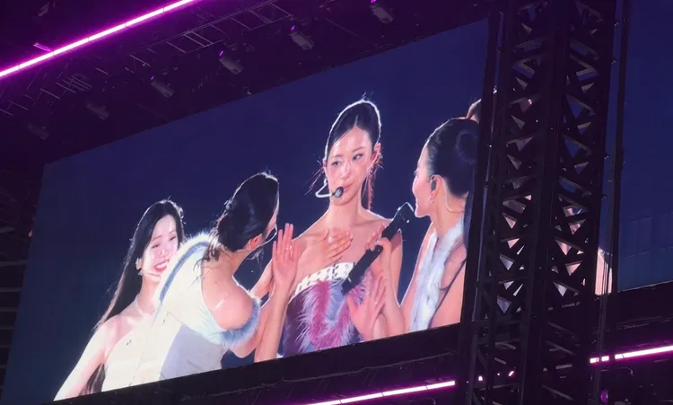 多賢（左起）、定延、志效、SANA擔心子瑜哭，跑上前安慰。讀者提供