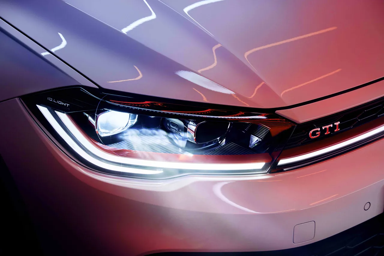  Polo GTI標準配備IQ.LIGHT矩陣式LED頭燈。業者提供