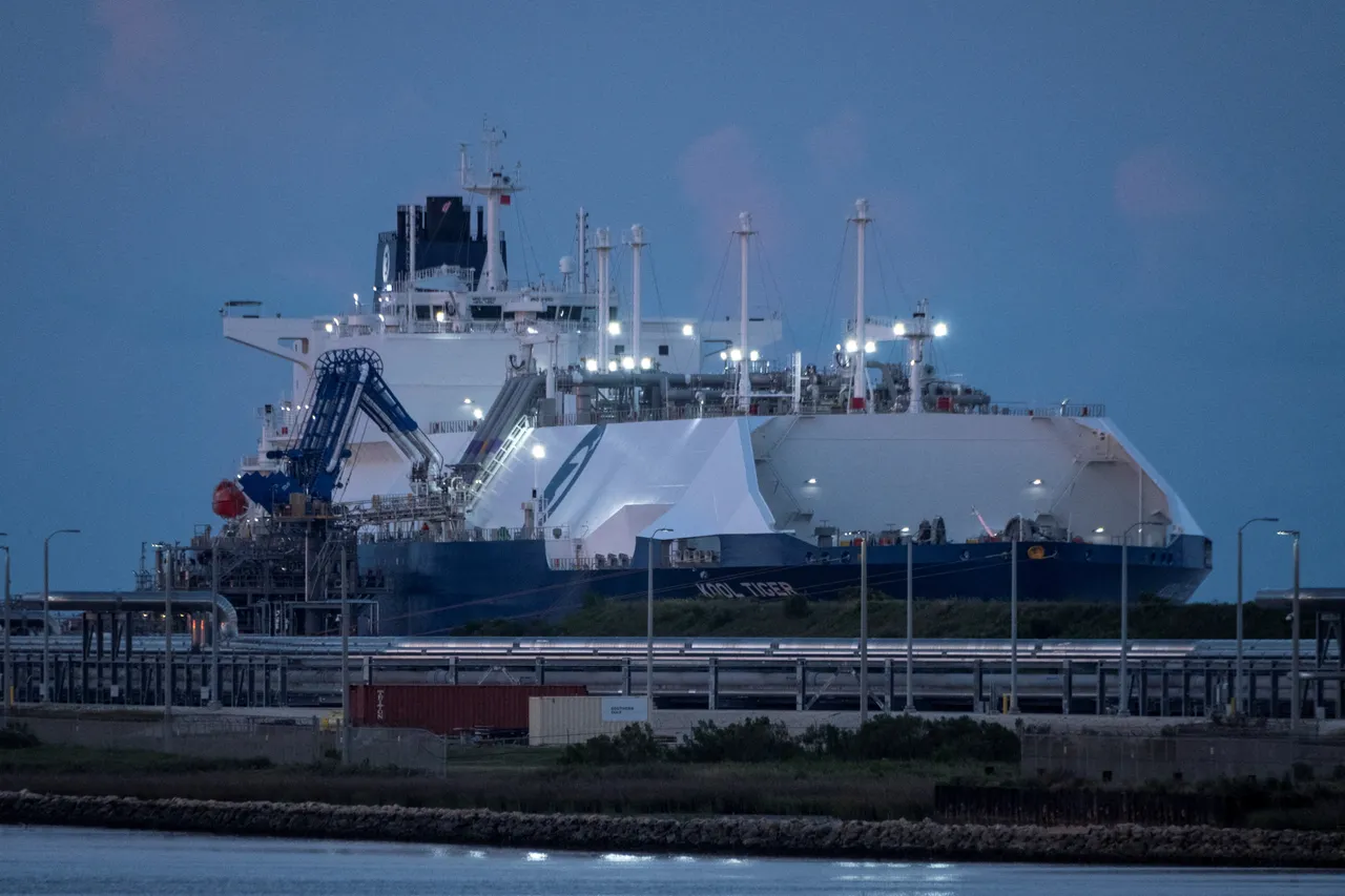 位于美国德州的LNG船。路透社