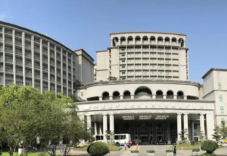 台北慈濟醫院朱姓骨科醫師尋求代理孕母PO私密無碼照惹出爭議。翻攝自Google map