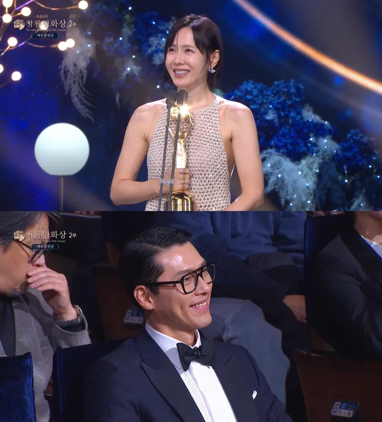 孫藝真（上圖）上台示愛玄彬本名「金泰坪」，玄彬笑開懷。翻攝chzzk