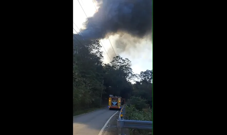 汐止烤漆工廠大火。翻攝畫面