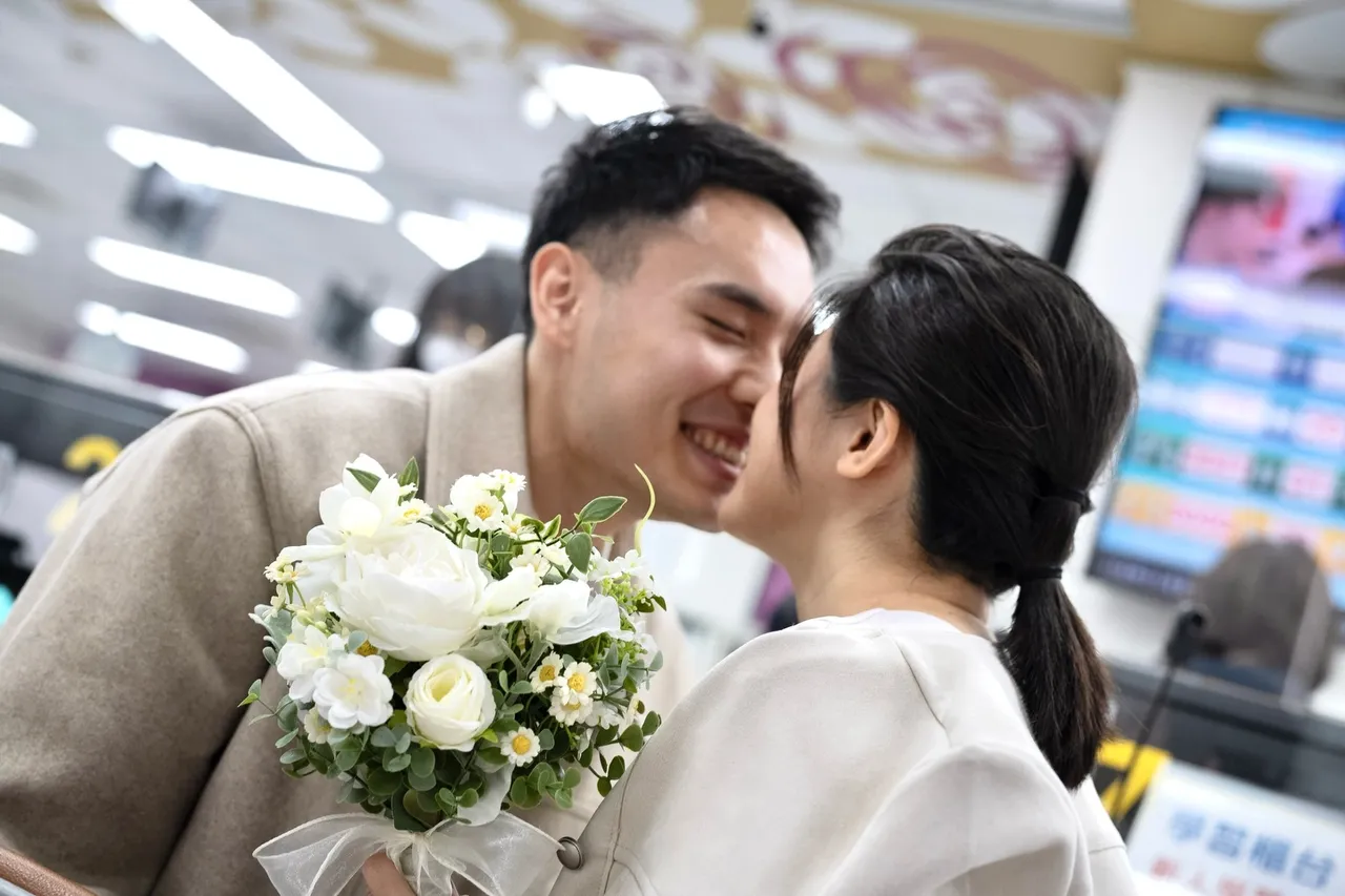 「羽球界阮经天」登记结婚　比赛模式切换「双打一辈子」