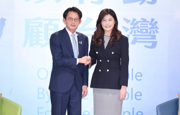 国民党主席郑丽文、民众党主席黄国昌会面。庄宗达摄