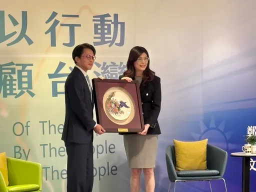 郑丽文、黄国昌高峰会登场！4大主轴曝：蓝白竞合非零和游戏