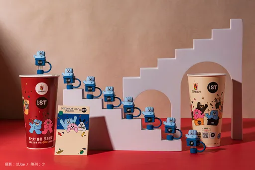 COMEBUY攜手and ST TAIWAN　買小葉紅茶5杯送2000個限定款餃貓吸管套