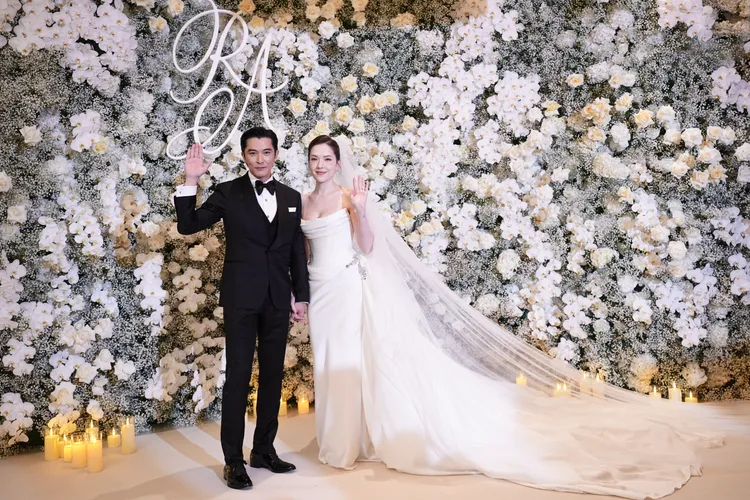 邱澤（左）和許瑋甯婚禮太夢幻。彭欣偉攝