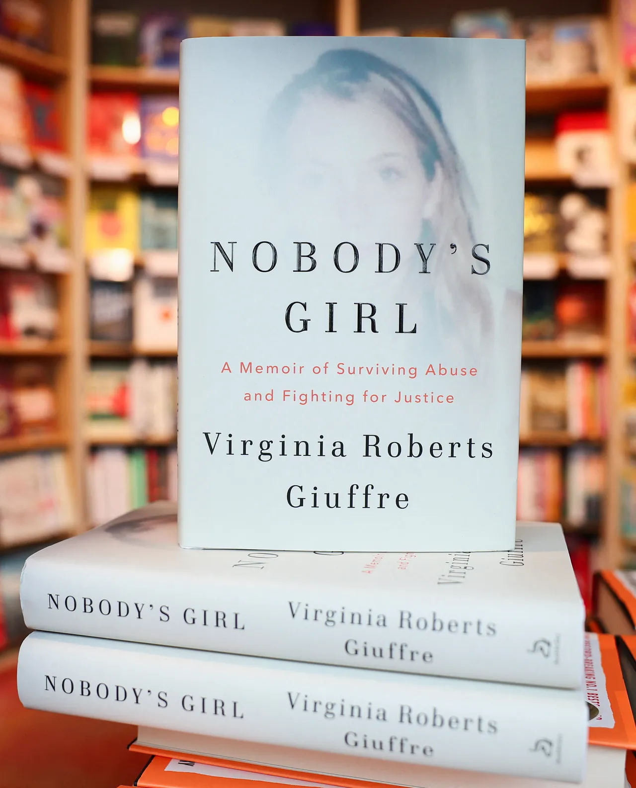 被害人朱弗里的回忆录《无人之女》（Nobody’s Girl，暂译）已在10月初版上架。路透社