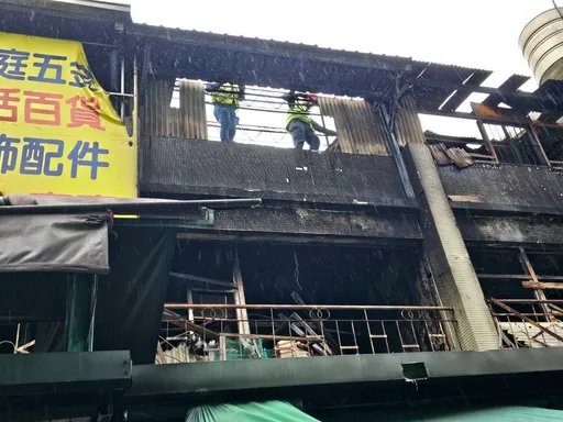 南门市场火灾后启动后续拆除作业　市府团队协力确保台风前公共安全