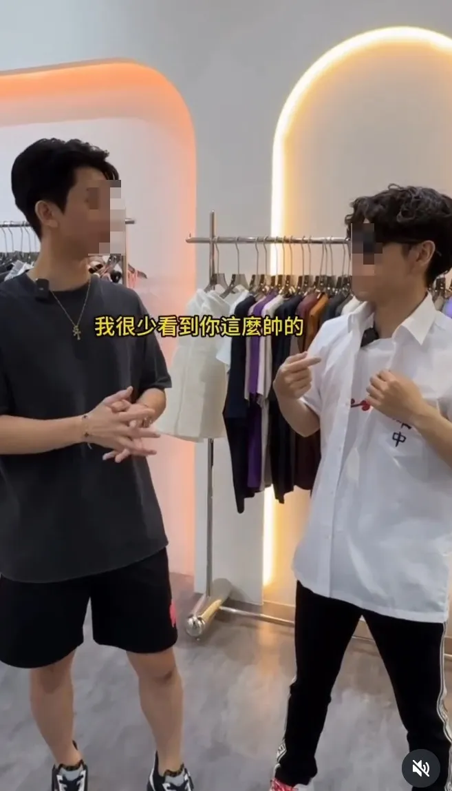 服飾店老闆在雄中門口拍片，找人穿雄中制服，引起師生公憤。翻攝畫面