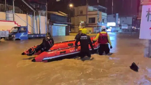 凤凰台风雨弹狂轰！苏澳市区淹水汪洋一片　晚间变电箱起火爆炸画面曝