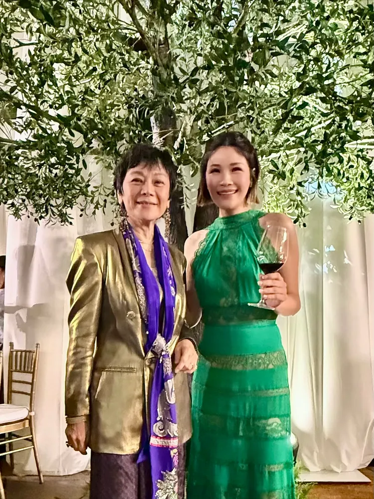 張艾嘉（左）和蔣雅淇合影。翻攝蔣雅淇臉書