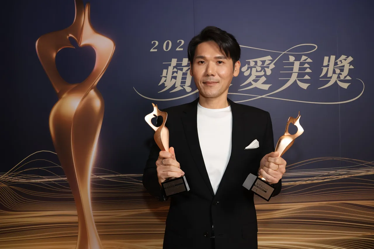 「蘋果愛美獎」七大類獎項貫穿醫美產業鏈，圖為獲得「十大人氣醫生」和「年度醫美診所大賞」銅獎的薛博仁。攝影中心攝