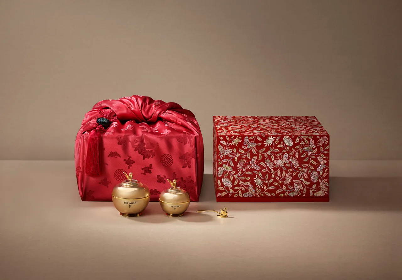 THE WHOO APEC還幼膏領袖贈禮。品牌提供