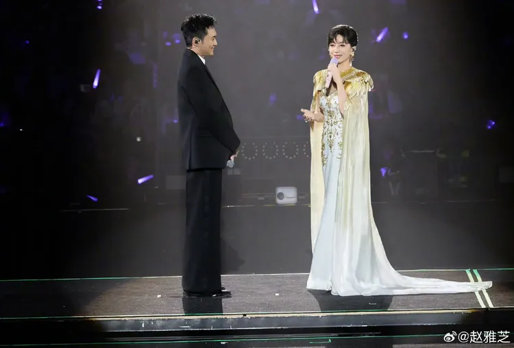 趙雅芝（右）近期舉辦出道50週年紀念派對，張智霖特別站台。翻攝趙雅芝微博