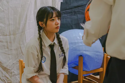 女星目睹好友殒落情绪溃堤　心疼陪伴者的无力