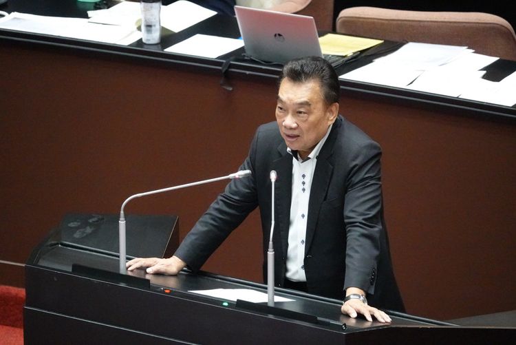 「豪雨假」放不放惹議！白委要求氣象署：明定停班課標準