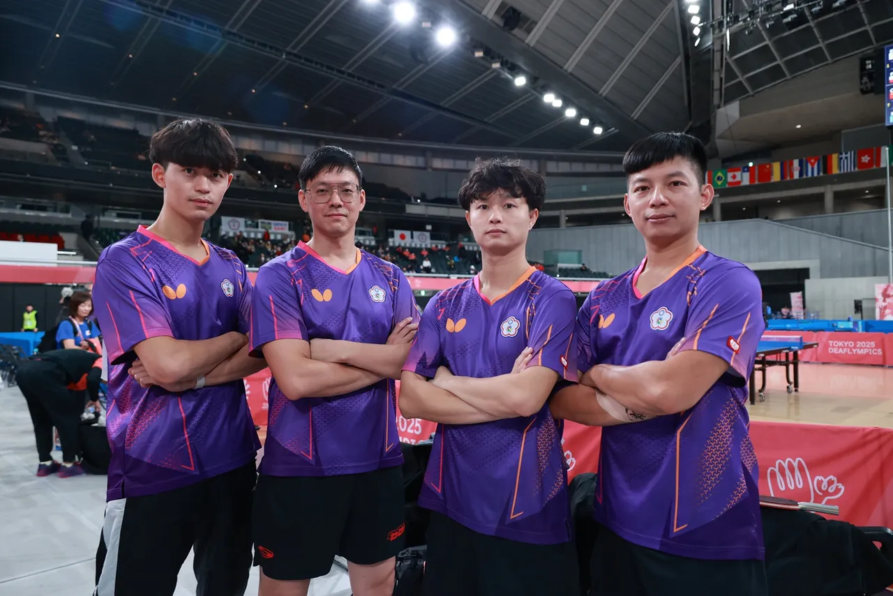 东京听奥桌球男子团体赛卢仕杰(左1)、杨荣宗(左2)、王𫖮翔(右2)、郭岳东(右1)等选手携手创下连六届夺牌纪录。运动部提供