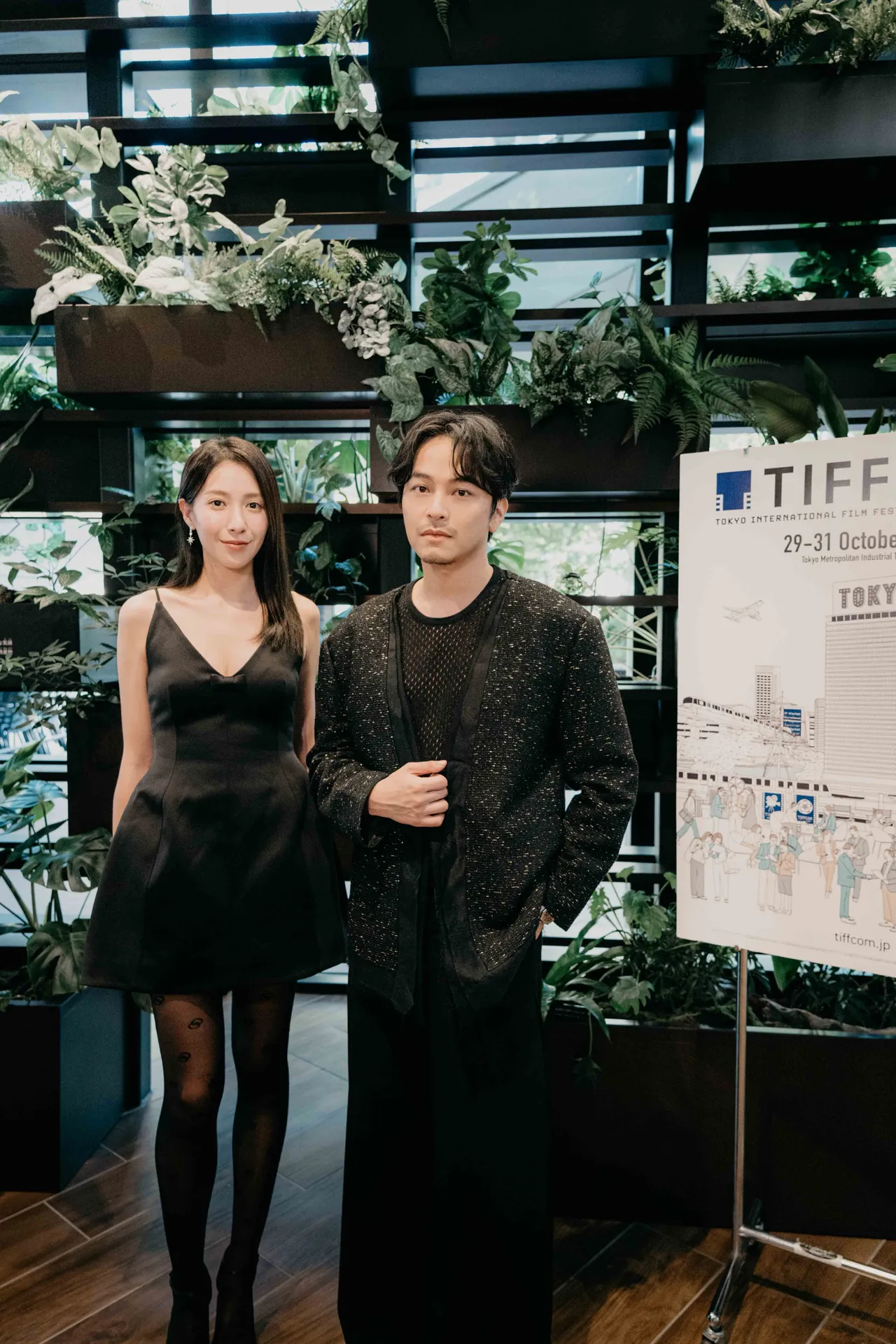 杨晴（左）、杨铭威携手出席东京国际电影节影视节目展。TVBS提供