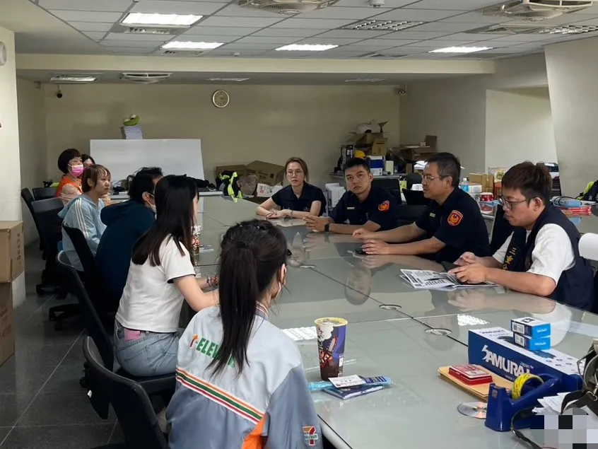 三重分局于今年9月起陆续举办多场超商拦阻诈欺座谈会。翻摄画面