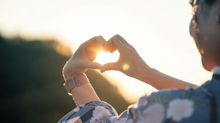 57歲男援交24歲女偶像「半年花光1200萬元」 3刀捅頸殺了她