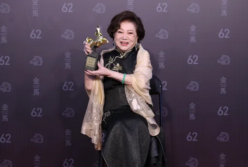 金馬珠寶｜86歲陳淑芳獲頒終身成就獎　5500萬玉世家溫潤襯歲月
