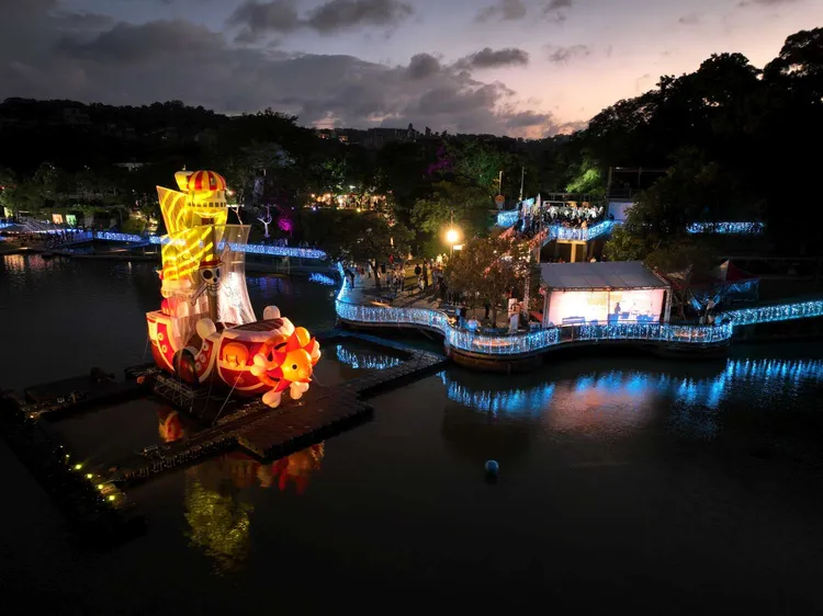 青草湖「航海王烟火秀」7日将落幕。新竹市府提供