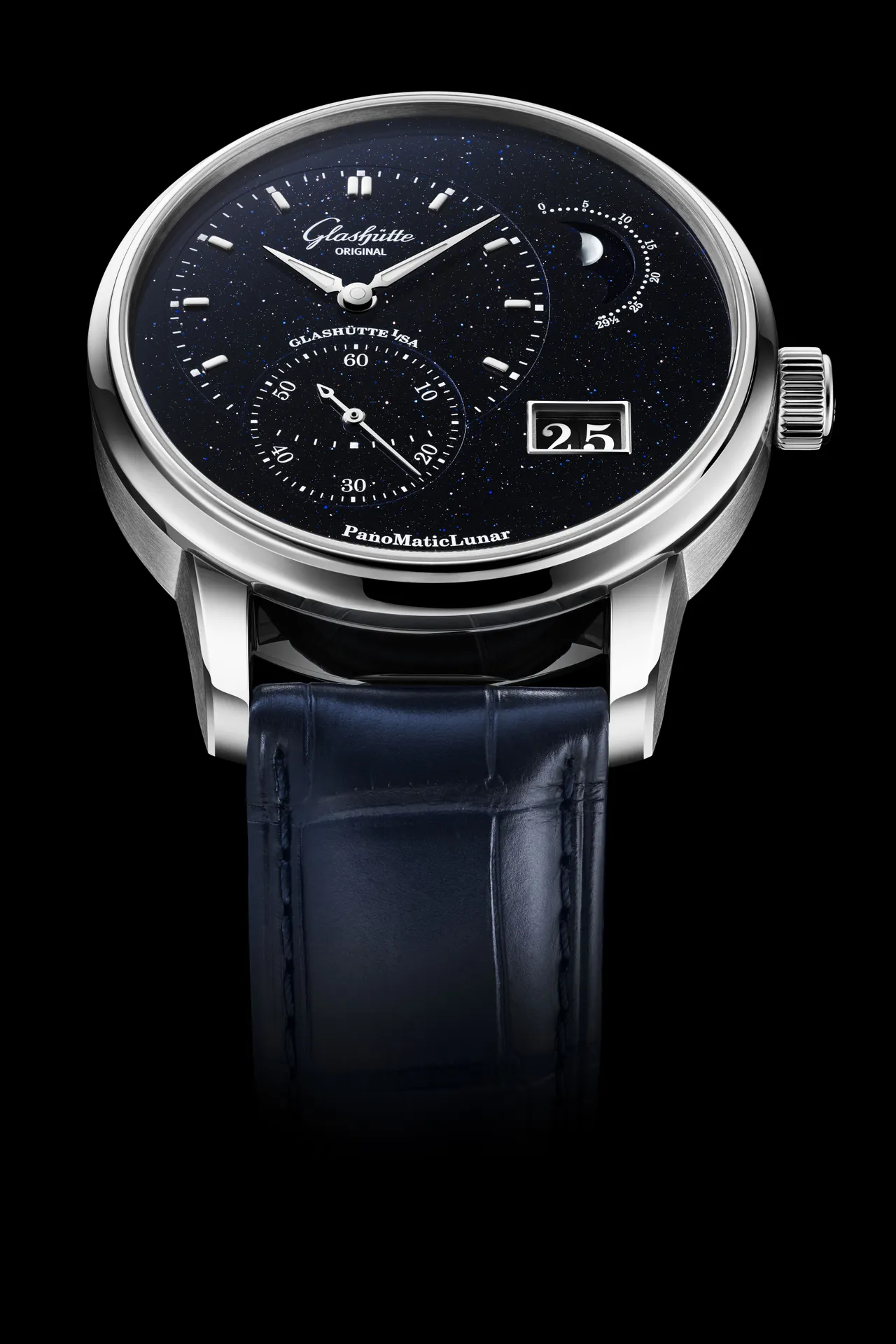 格拉苏蒂原创PanoMaticLunar偏心月相腕表180周年纪念版，40mm，铂金表壳，深蓝色沙金石表盘，蓝色路易斯安那鳄鱼皮或蓝色尼龙编织表带，修饰精美的92-14型自动上链机芯，动力储存100小时，防水深度50米，限量180只，119万7000元。品牌提供